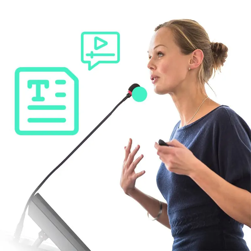 mujer hablando publico